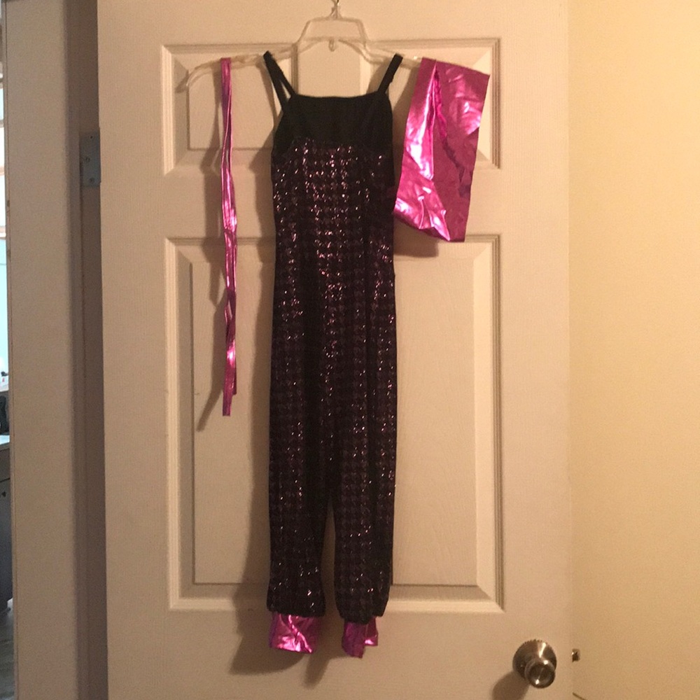 Glamorous - Picture 5 of 5